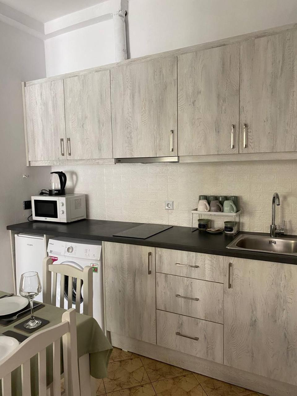 סרנדה Happy Apartment מראה חיצוני תמונה