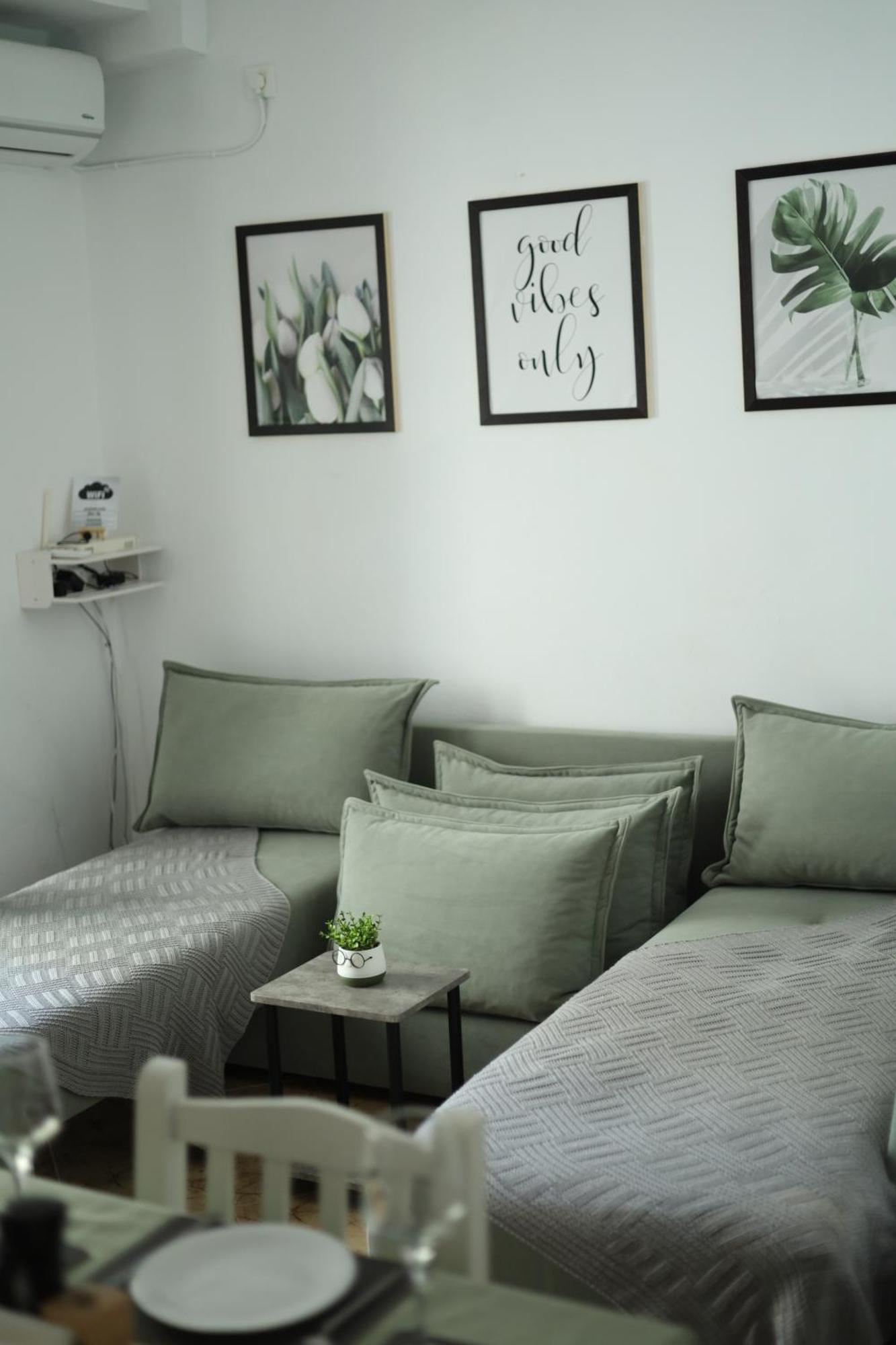 סרנדה Happy Apartment מראה חיצוני תמונה